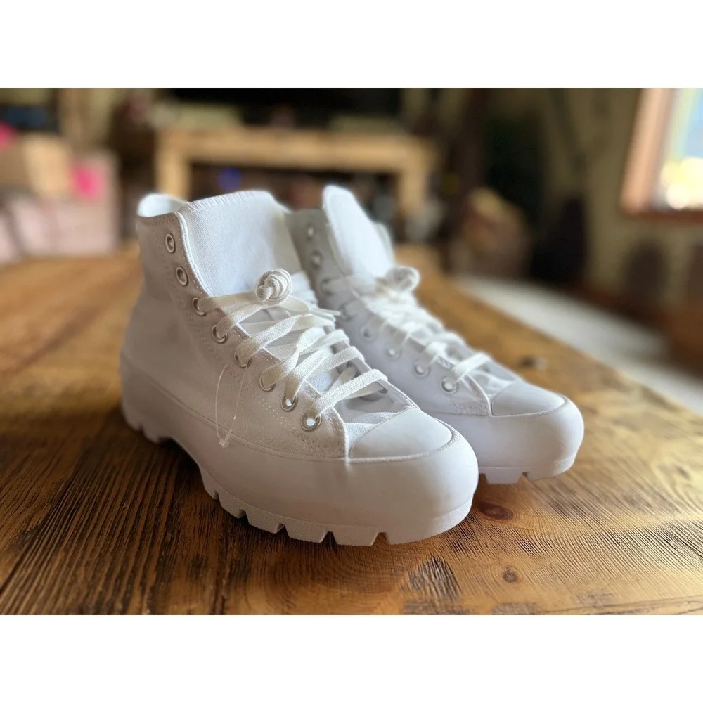 CONVERSE Chuck Taylor All Star Lugged Hi Top Women's Size 9.5 White NWOT #1512